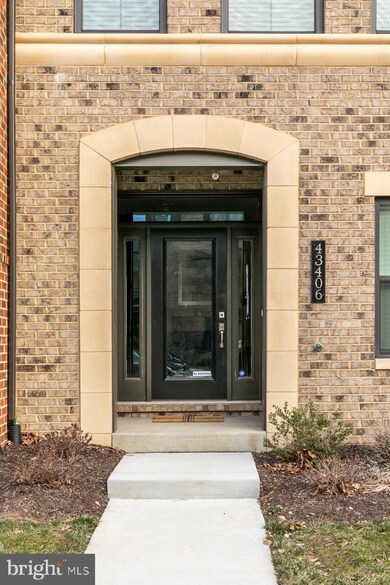 43406 Charitable St, Ashburn, VA 20147 - photo 3
