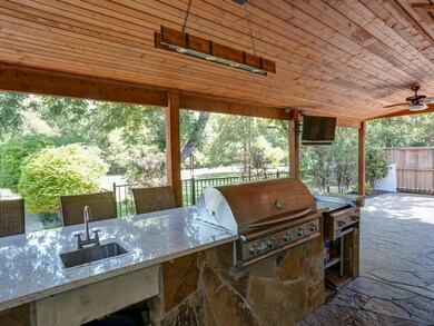 Outdoor Kitchen