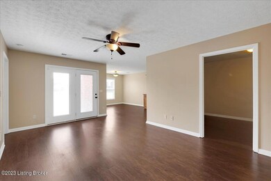 467 Woodlake Dr, Mount Washington, KY 40047 - photo 6