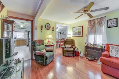 82 Jackson St Fair Haven NJ-large-004-34