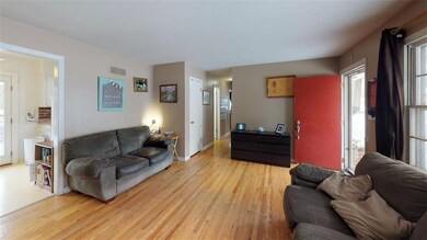 5233 Barton Dr, Shawnee, KS 66203 - photo 4