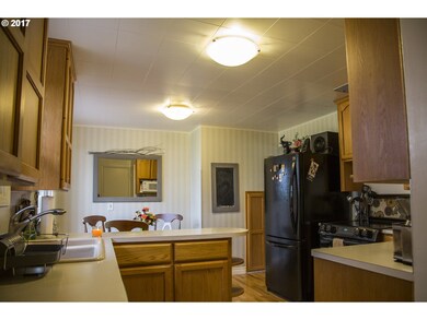 793 Randall St, Eugene, OR 97401 - photo 7