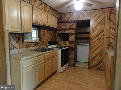 1115 Armistead St, Glen Burnie, MD 21061 - photo 4