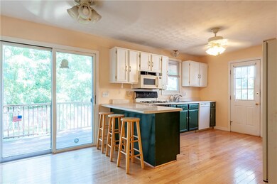 165 Rocco Ave, Pawtucket, RI 02860 - photo 2