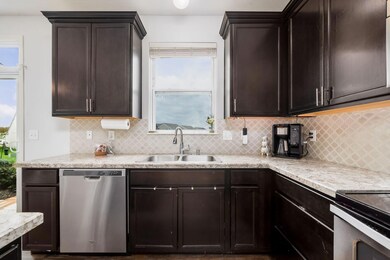 021_6fc1381_R 175 Poe Ave 059