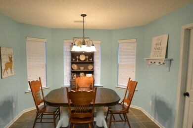 Eat-In Kitchen