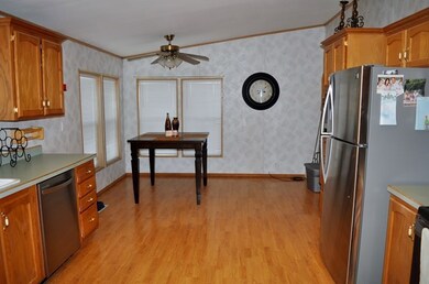 370 N 300 W, Blackfoot, ID 83221 - photo 2