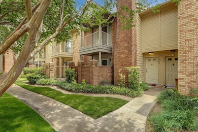 11201 Lynbrook Dr unit 3702, Houston, TX 77042 - photo 3