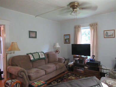 543 Pleasant St, West Rutland, VT 05777 - photo 5