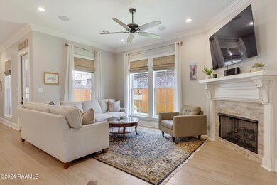 308 Dunvegan Ct-5