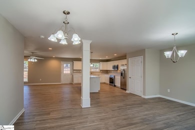 304 Lakeview Dr, Laurens, SC 29360 - photo 4