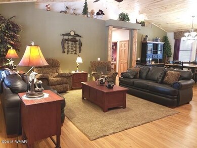 005_Living Room