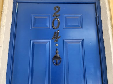 Welcome home to 204