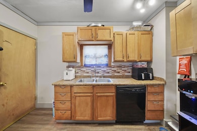 613 Backus St, Jackson, MI 49202 - photo 3