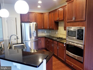 7624 Elmcrest Rd, Hanover, MD 21076 - photo 5