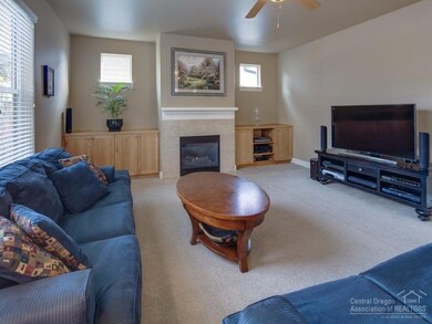 20770 SE Hollis Ln, Bend, OR 97702 - photo 6