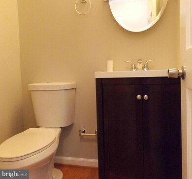 6027 Bonnie Bern Ct, Burke, VA 22015 - photo 7