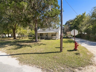 329 SE 2nd St, Williston, FL 32696 - photo 4