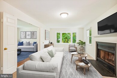 11436 Bronzedale Dr, Oakton, VA 22124 - photo 7