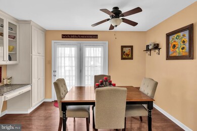 331 Miller Dr, Strasburg, VA 22657 - photo 6