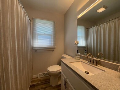 304 S Maple St, La Crescent, MN 55947 - photo 6