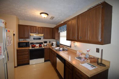 200 W Charter Dr, Muncie, IN 47303 - photo 7