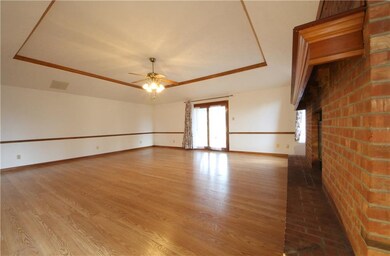 925 Creekside Ln, Plainfield, IN 46168 - photo 3