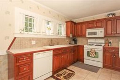 37 Westernview St, Springfield, MA 01108 - photo 4