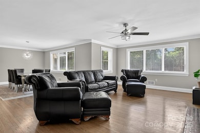 3127 N Center St, Hickory, NC 28601 - photo 3