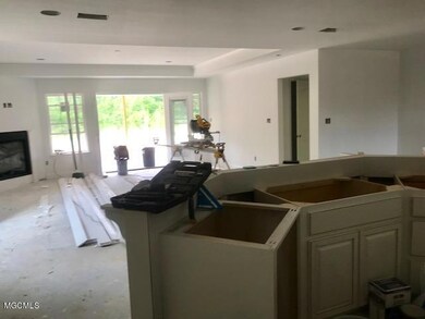 GREAT RM/KITCHEN