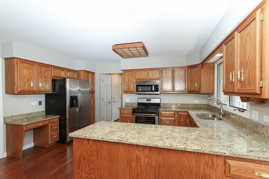 1386 Ginger Ln, Naperville, IL 60565 - photo 6