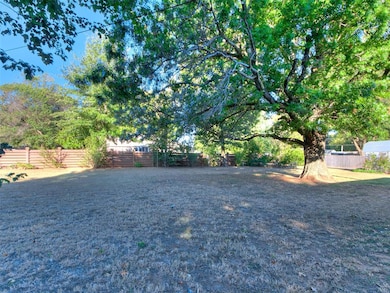 527 S Lewis Ln, Mustang, OK 73064 - photo 5