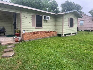 1014 Saint Clair St, Houston, TX 77088 - photo 2