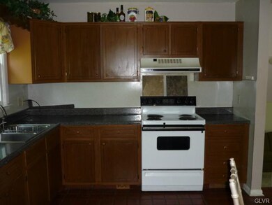 1819 Johnston Dr, Bethlehem, PA 18017 - photo 6