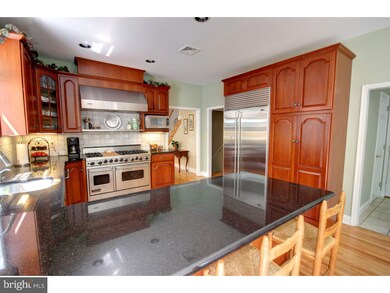 7275 Lochhaven St, Allentown, PA 18106 - photo 5