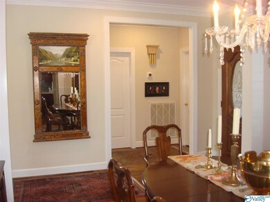 315 Lakepoint Dr, Gadsden, AL 35901 - photo 2