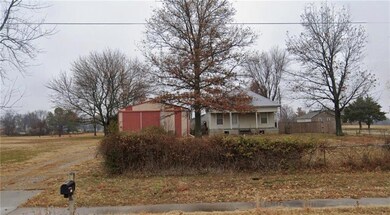 3007 Jothi Ave, Parsons, KS 67357 - photo 2