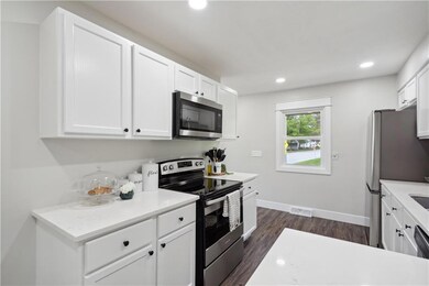 2749 Hubbell Ave, Des Moines, IA 50317 - photo 7