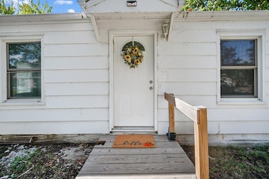 1910 10th St, Des Moines, IA 50314 - photo 3