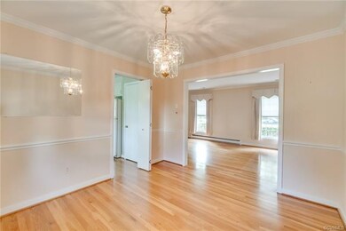 Dining Room, immaculate paint, trim, hardwoods!
