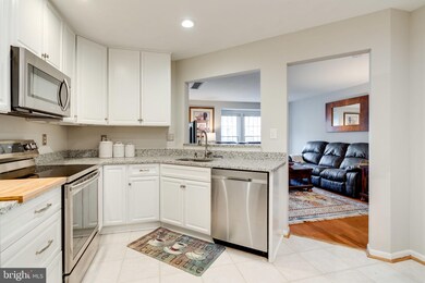 8317 Duck Hawk Way unit 73, Lorton, VA 22079 - photo 5
