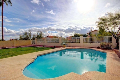 Sparkling Pool & Endless Views