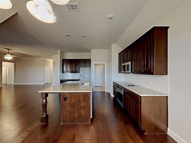 141 Colonial Dr, Joshua, TX 76058 - photo 4