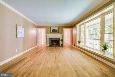 13104 Scarlet Oak Dr, Gaithersburg, MD 20878 - photo 4