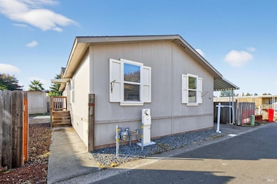 104 Leisure Park Cir, Santa Rosa, CA 95401 - photo 4