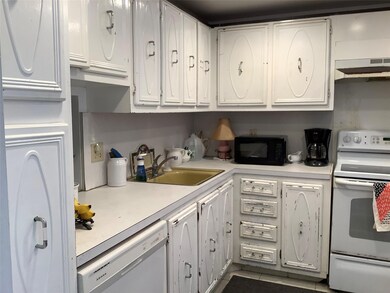 2300 NE 1st Ln unit 107, Boynton Beach, FL 33435 - photo 2