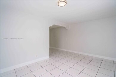 7821 Carlyle Ave unit 6, Miami Beach, FL 33141 - photo 4