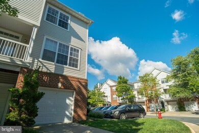 13071 Marcey Creek Rd, Herndon, VA 20171 - photo 2