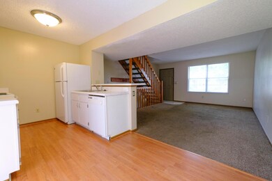4925 Singleton Drive_0009