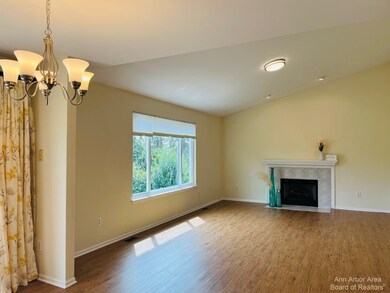 2313 Moss Rose Ct unit 2, Ann Arbor, MI 48103 - photo 4